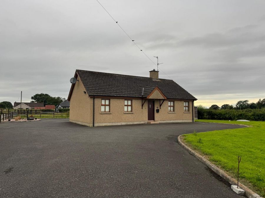 196 Charlestown Road,derrytrasna, craigavon, BT66 6PW