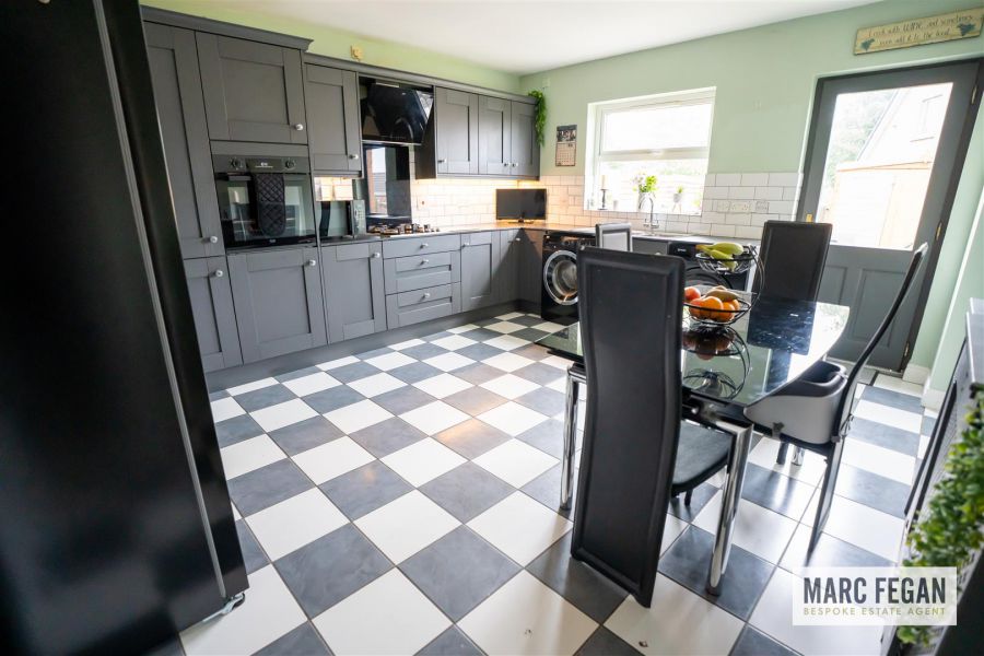 15 Bann Close