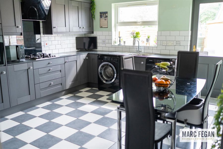 15 Bann Close