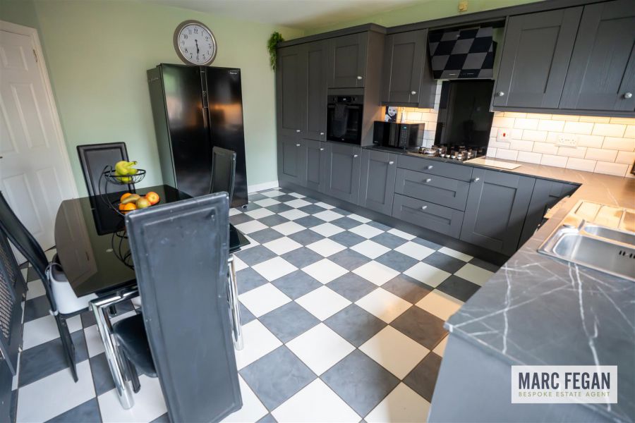 15 Bann Close