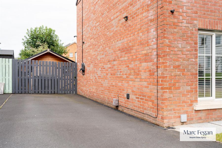 22 Headington Manor