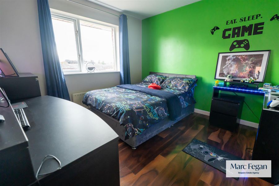 18 Collingwood Avenue