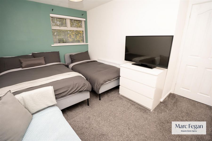 144 Pinebank
