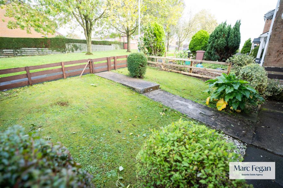 144 Pinebank
