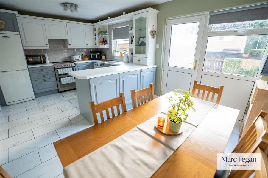 144 Pinebank