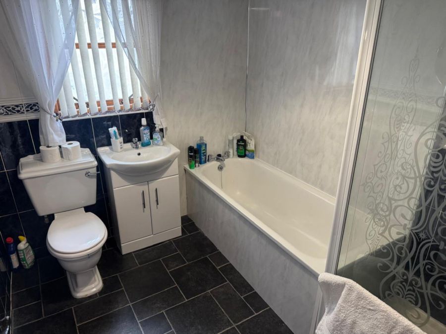 32 Allengrove