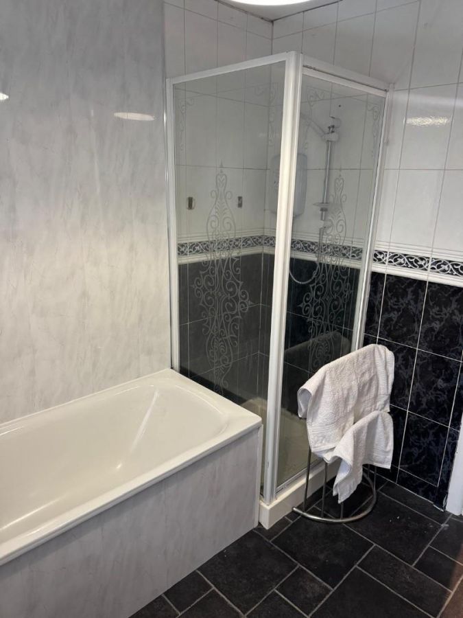 32 Allengrove