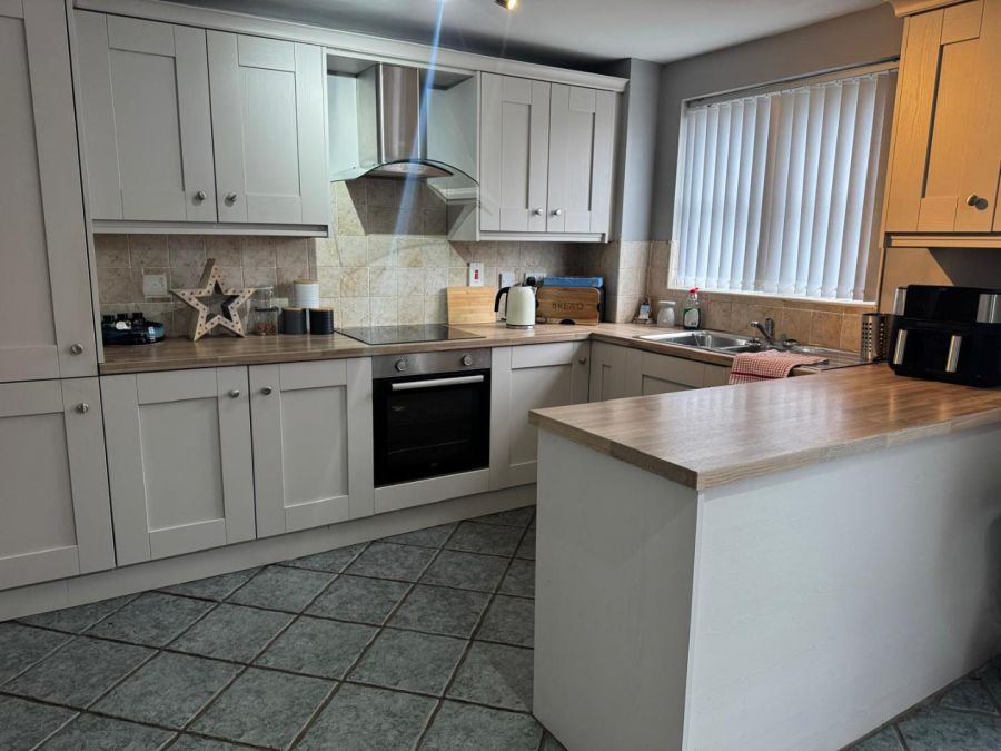 32 Allengrove
