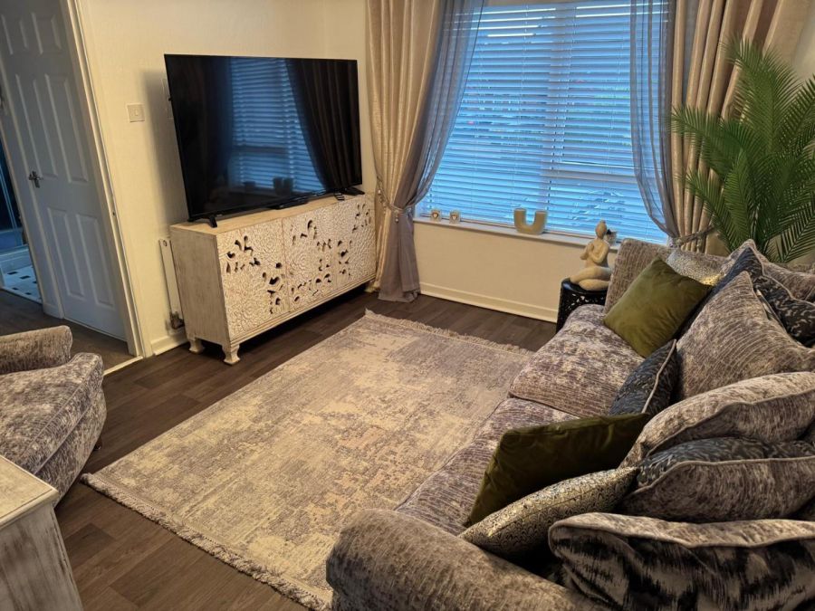 34F Downshire Avenue