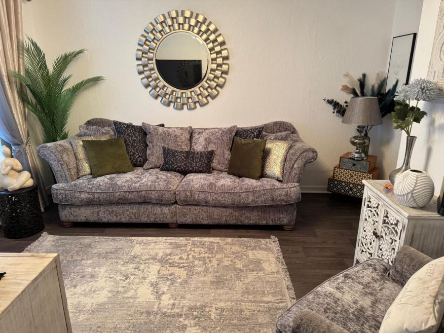 34F Downshire Avenue