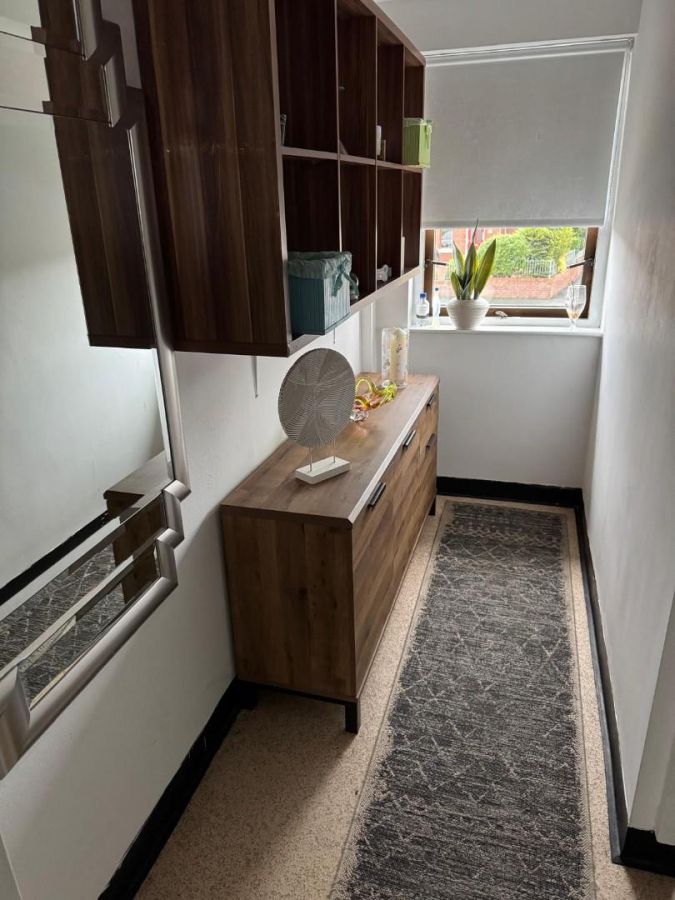 34F Downshire Avenue