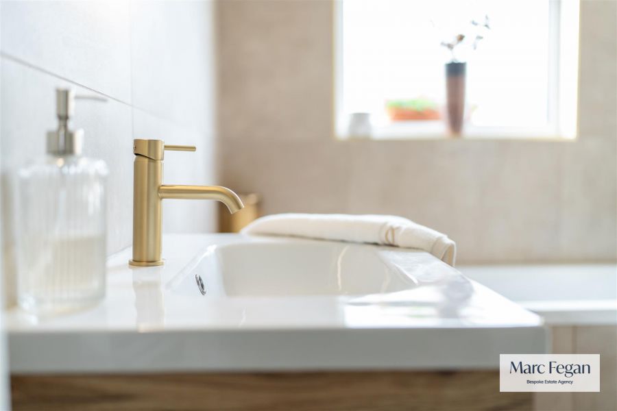 31 Annesborough Park