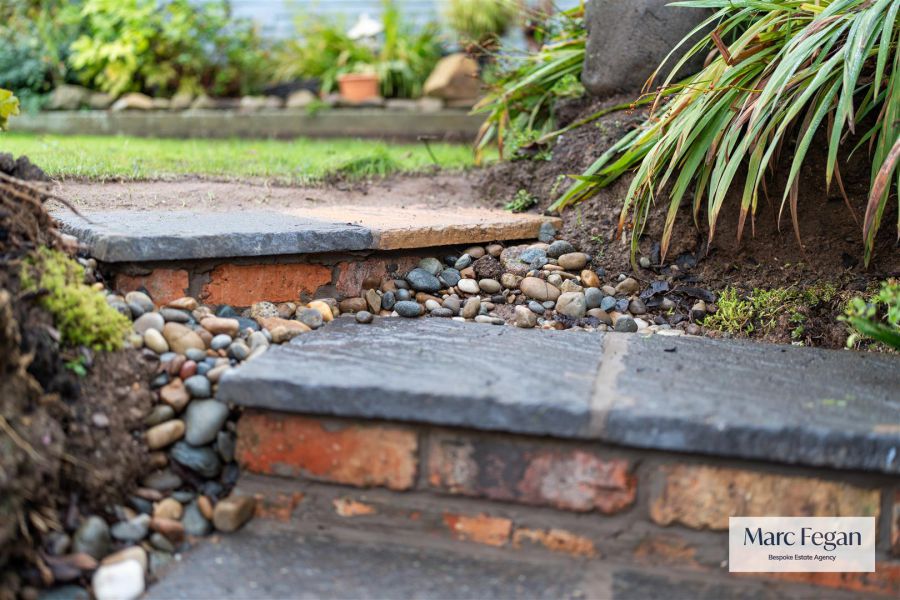 31 Annesborough Park