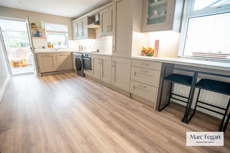 31 Annesborough Park