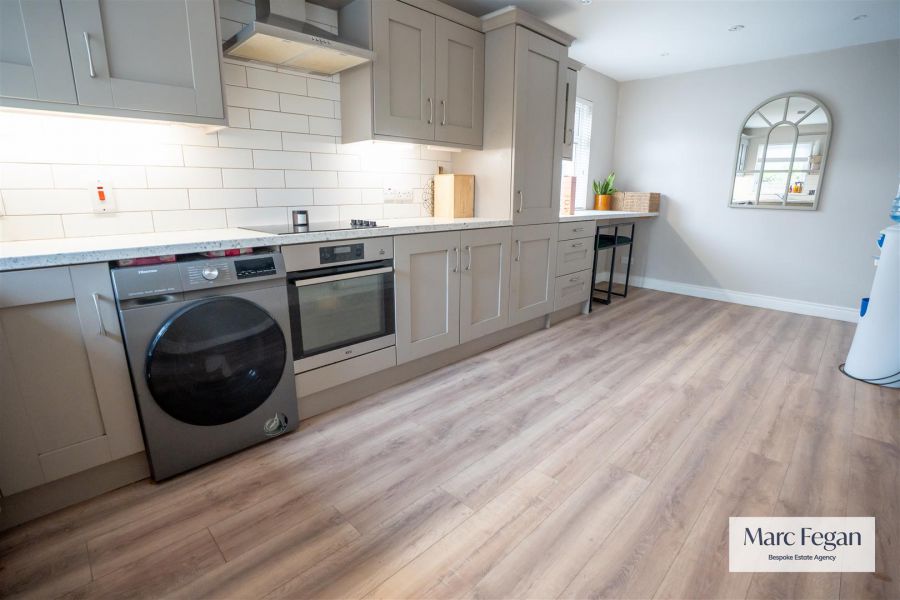 31 Annesborough Park