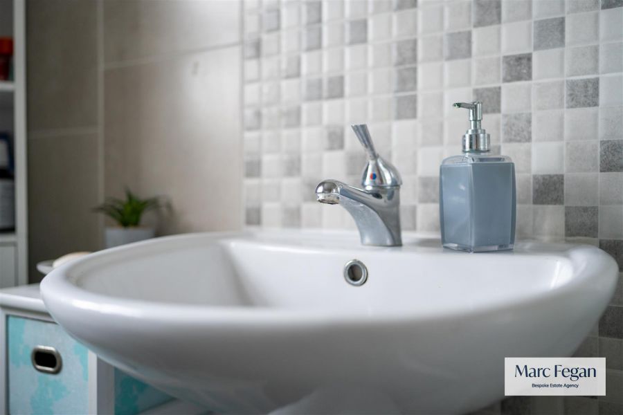 24 Willowfield Crescent