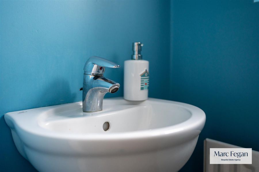 24 Willowfield Crescent