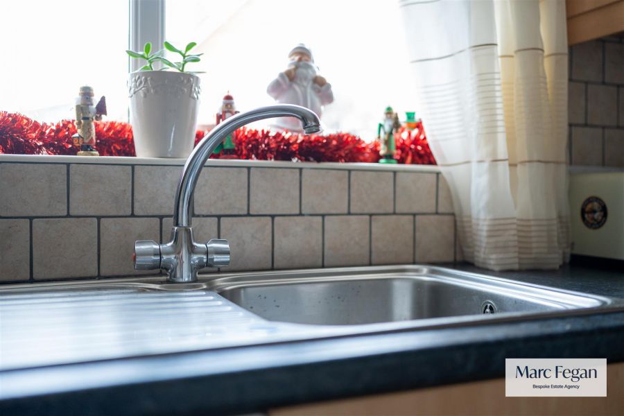 24 Willowfield Crescent