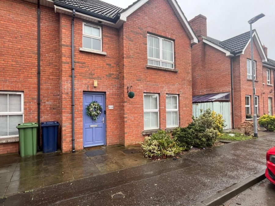 108 Carrickvale Manor