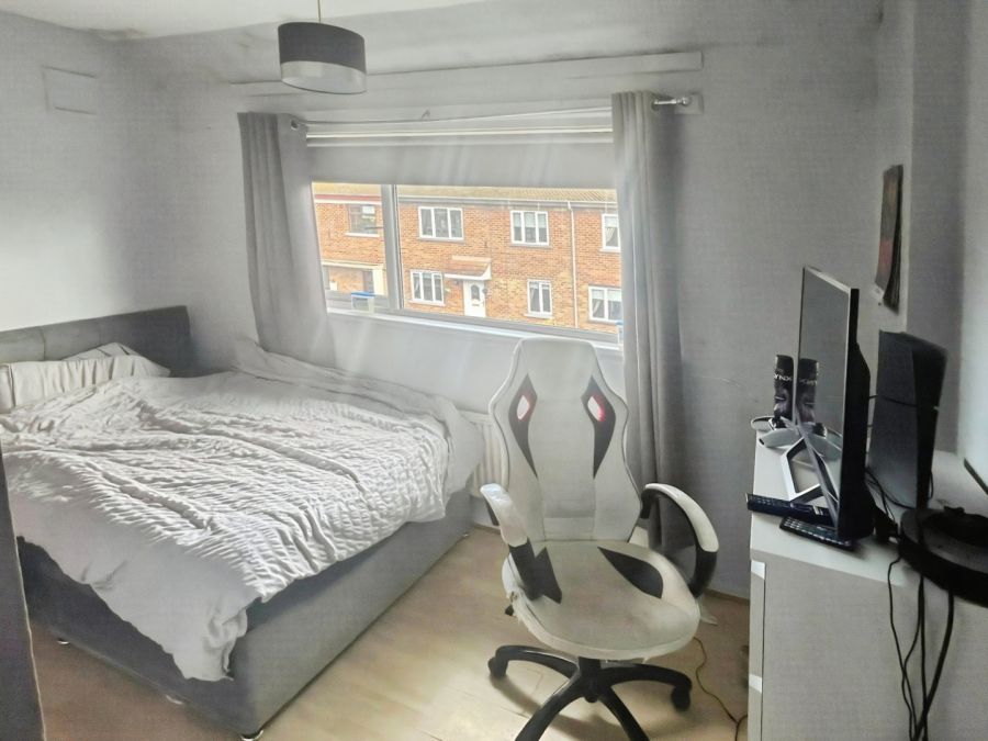 46 Woodside Green