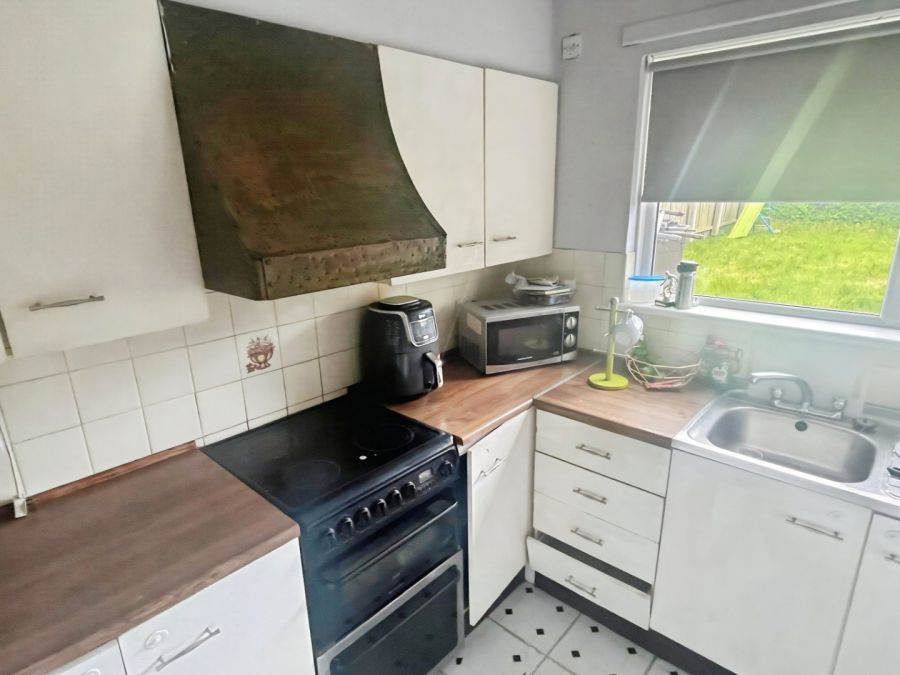 46 Woodside Green