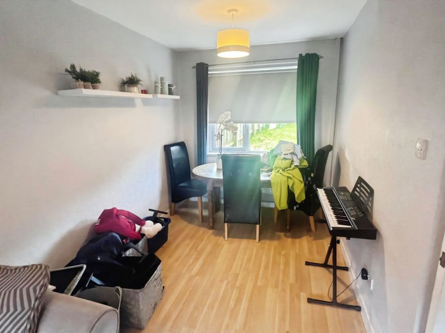 46 Woodside Green