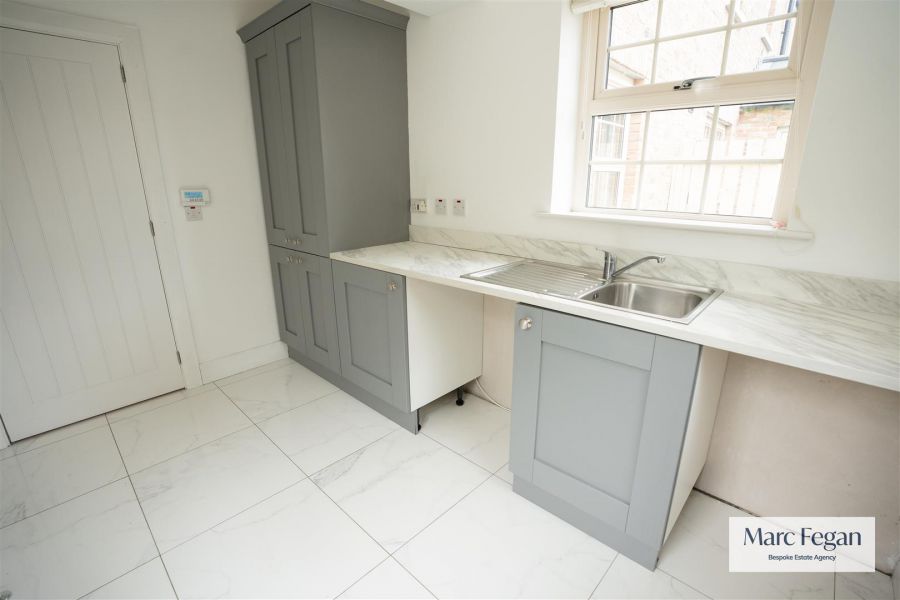 27 Tarry Wood