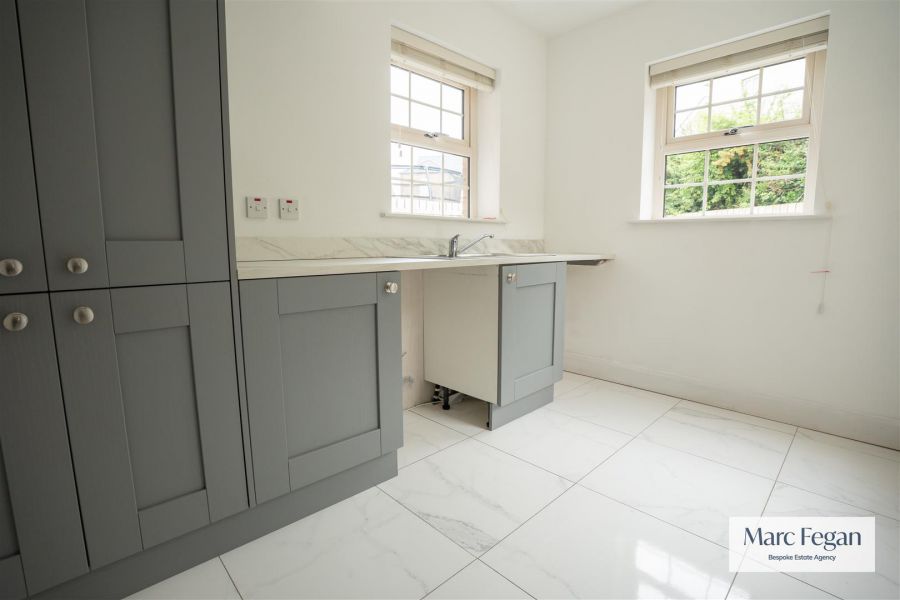 27 Tarry Wood
