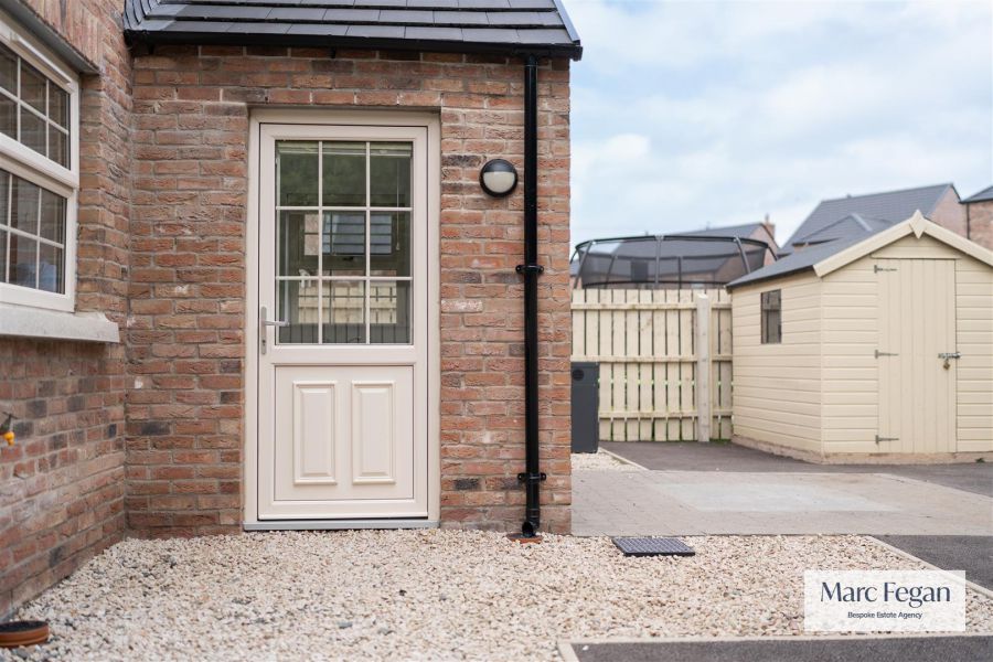 27 Tarry Wood