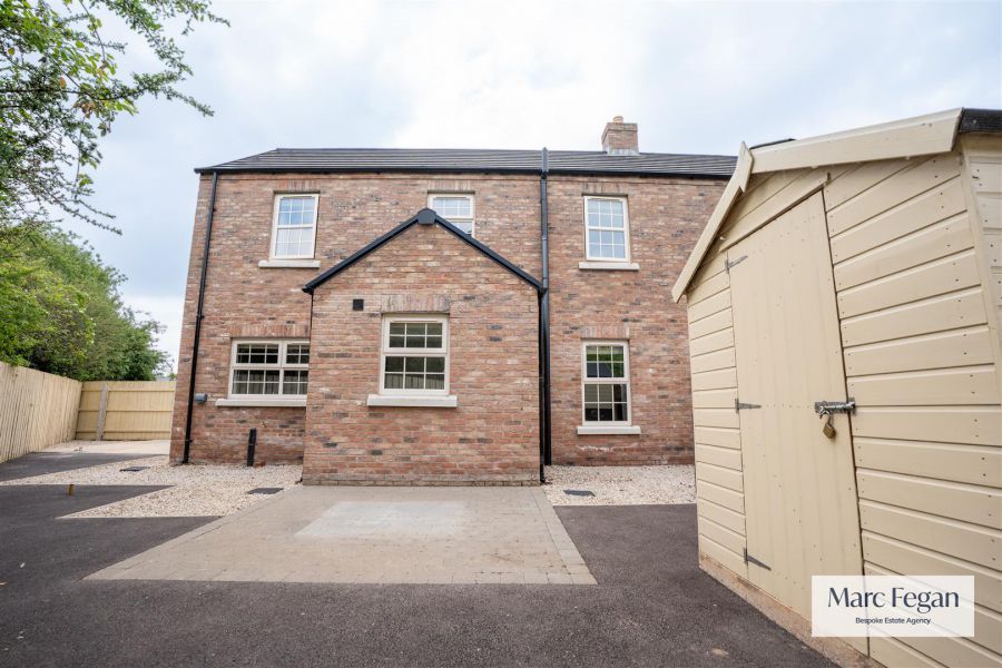 27 Tarry Wood