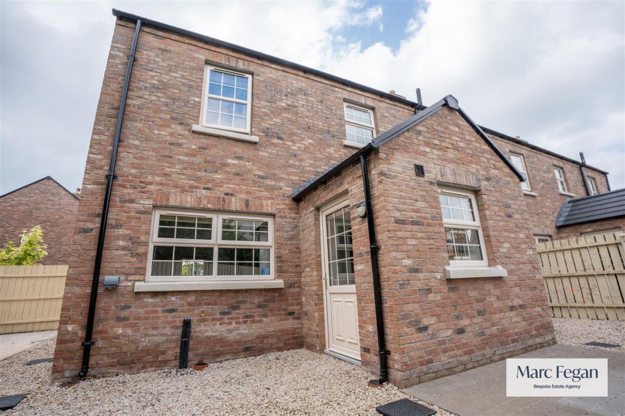 27 Tarry Wood