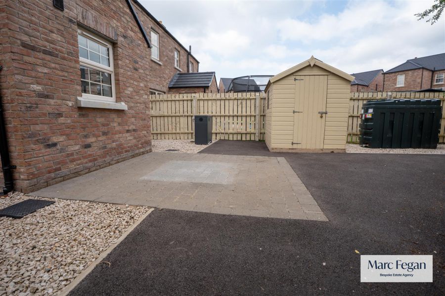 27 Tarry Wood
