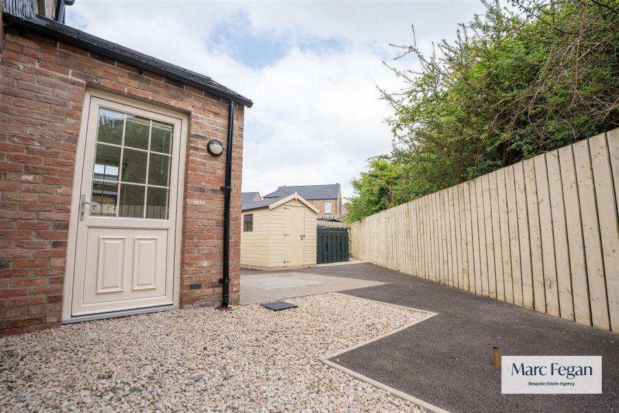 27 Tarry Wood