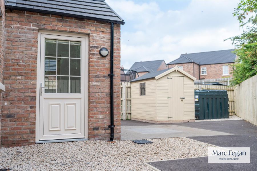 27 Tarry Wood