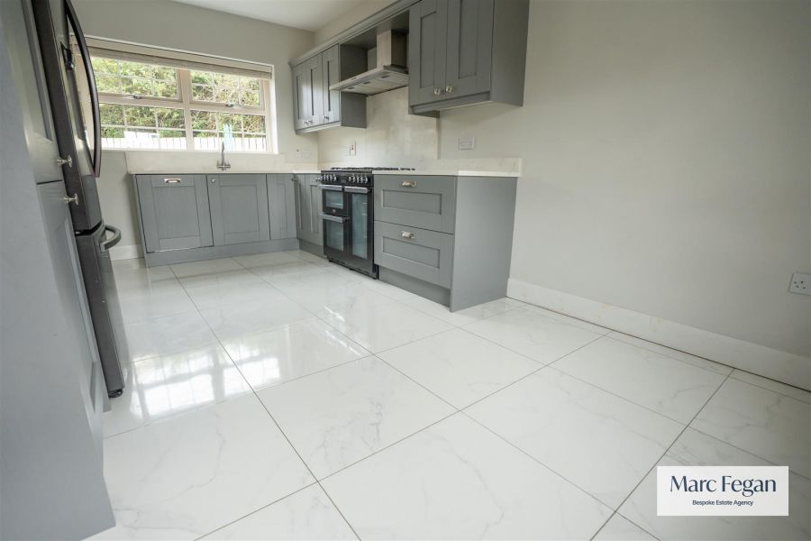 27 Tarry Wood
