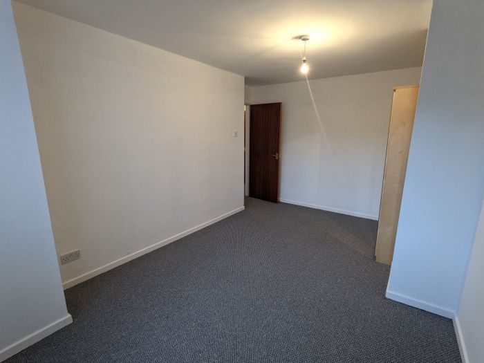 2b Canmore Street