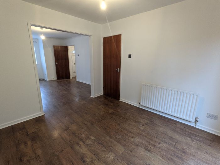 2b Canmore Street