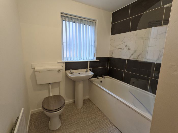 2b Canmore Street