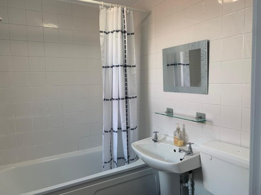 11 Institution Place