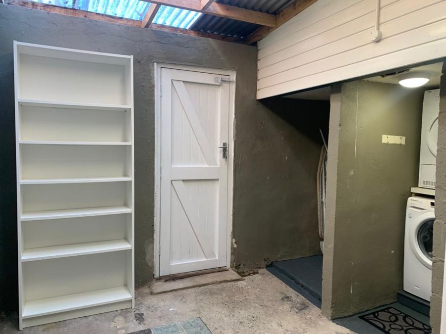 11 Institution Place