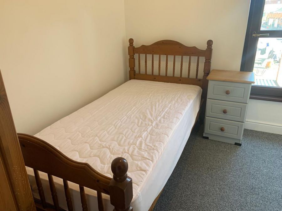 11 Institution Place