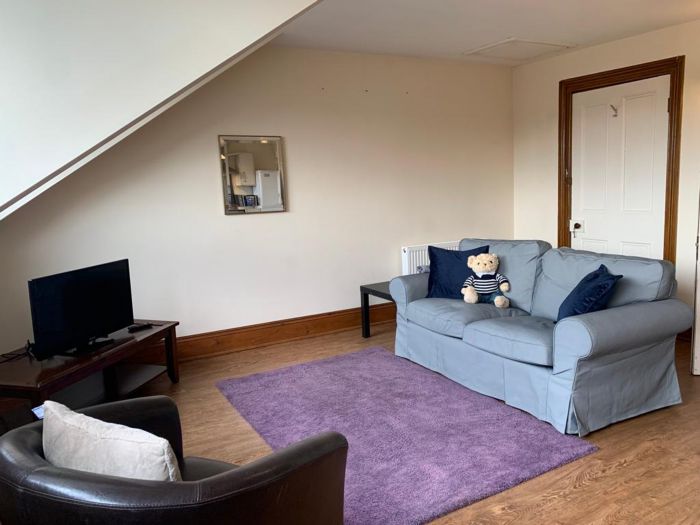 Apartment 6, 16 College Gardens