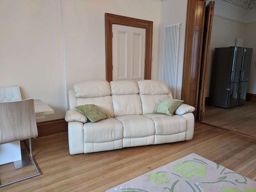 Apt 1, 16 College Gardens