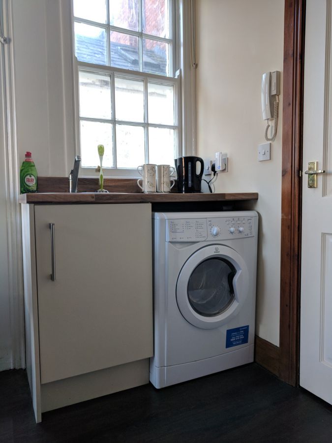 Apt 4, 16 College Gardens