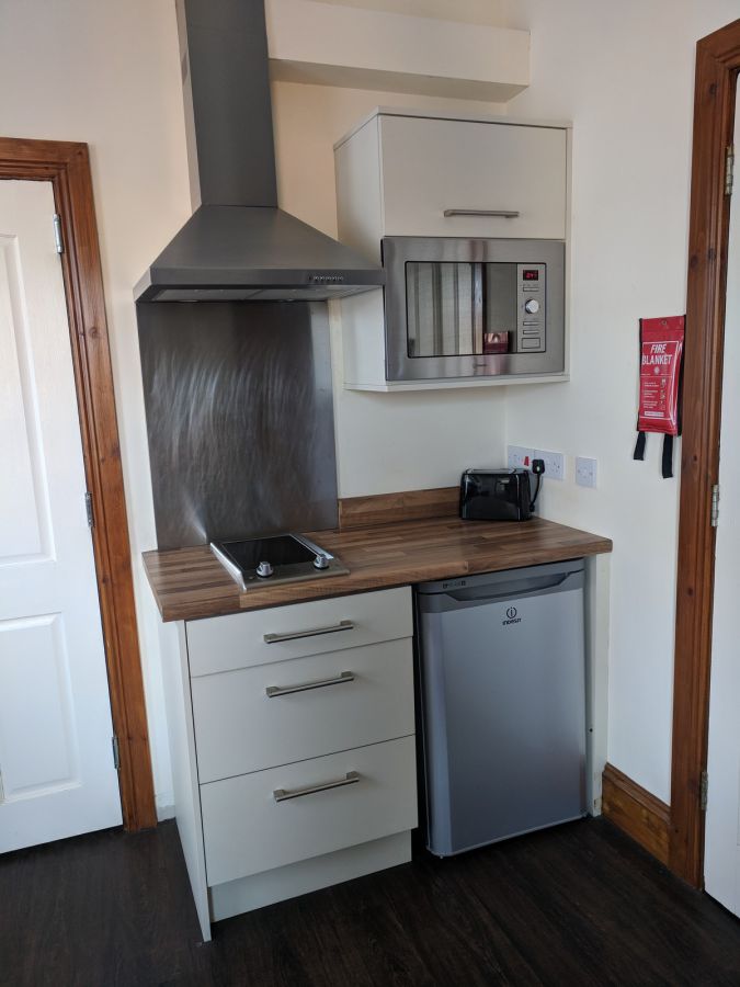 Apt 4, 16 College Gardens