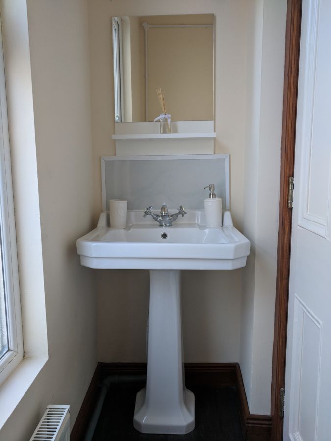 Apt 4, 16 College Gardens