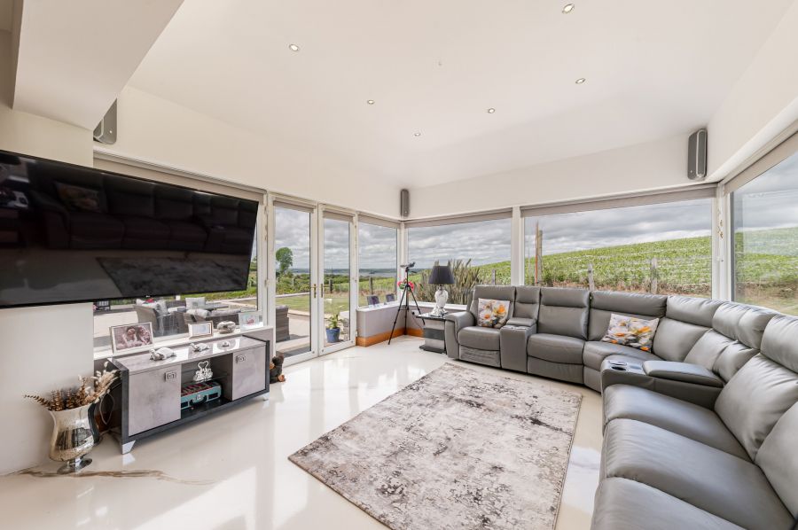 Sliabh Cuan House, 9 Mountain Road