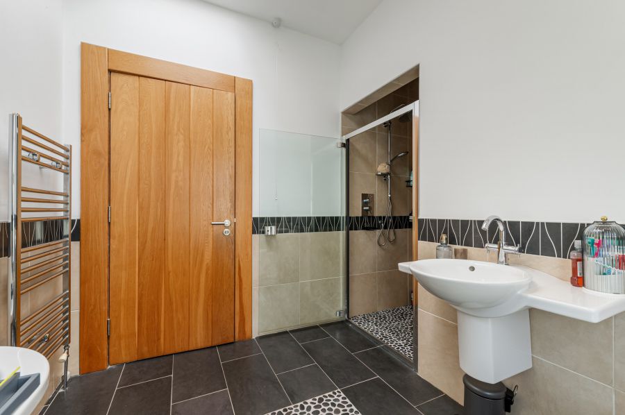Sliabh Cuan House, 9 Mountain Road