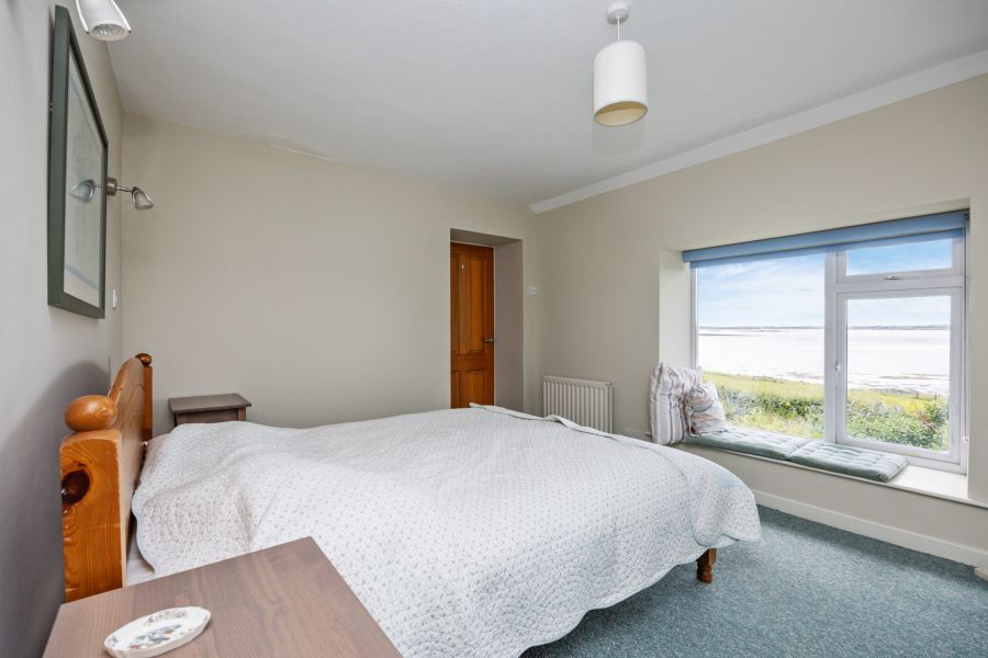 25 Bar Hall Road