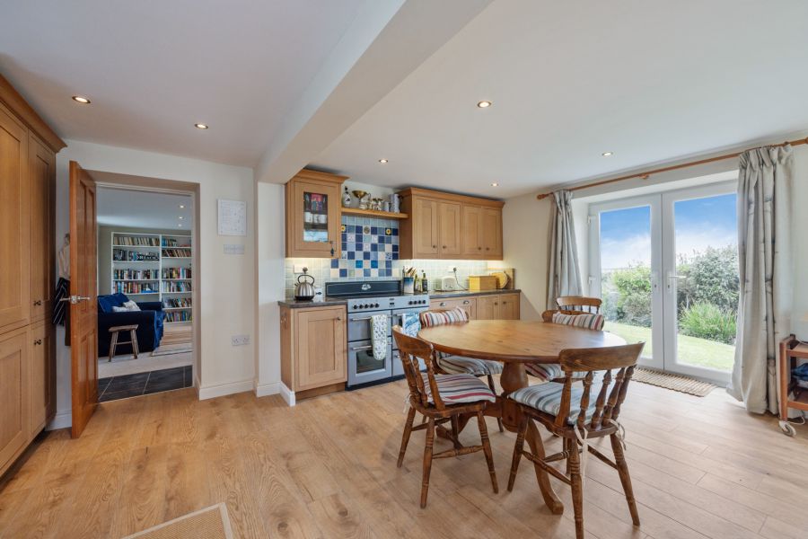 25 Bar Hall Road